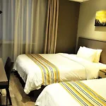 Home Inn Plus Shanghai Huaihai Road Sinan Road