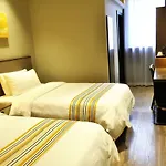 Home Inn Plus Shanghai Huaihai Road Sinan Road