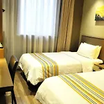 Home Inn Plus Shanghai Huaihai Road Sinan Road