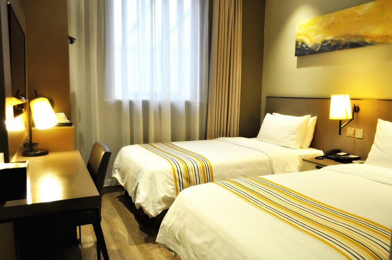 Hotel Huaihai Road Sinan Road